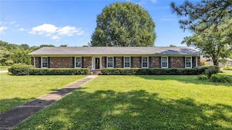 102 Trinity Dr, Elon, NC 27244