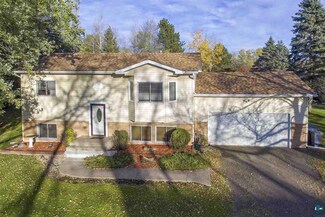 214 96th Ave W, Duluth, MN 55808