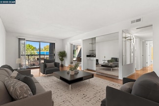 470 N Civic Dr Unit 208, Walnut Creek, CA 94596