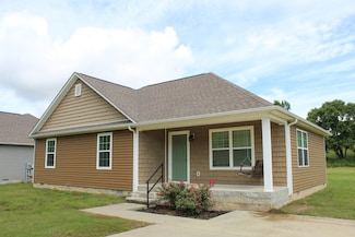 430 Gobble St, Lawrenceburg, TN 38464