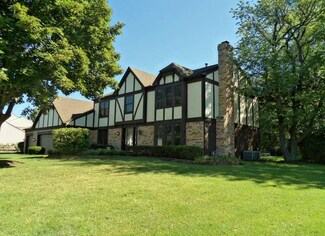 229 Hilltop Ln, Sleepy Hollow, IL 60118