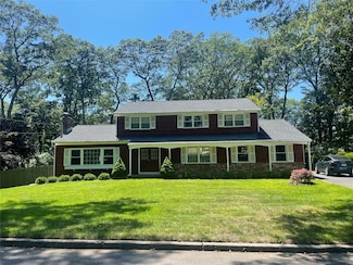 4 Cornwallis Rd, East Setauket, NY 11733
