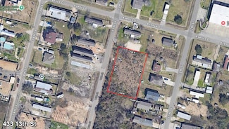 433 13th St, San Leon, TX 77539