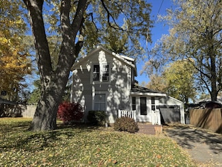 1035 Eastward St, Alma, MI 48801