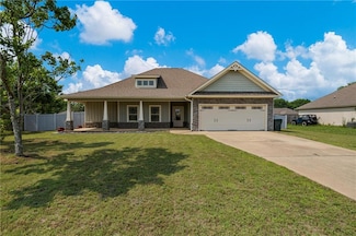 8 Golden Eagle Ct, Fort Mitchell, AL 36856