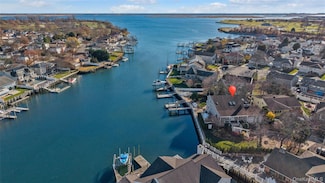 3522 Frederick St, Oceanside, NY 11572