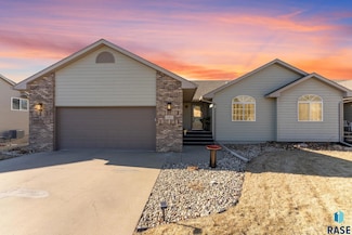 142 W Doral Ct, Sioux Falls, SD 57108
