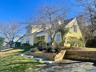 900 Locust Ln, Charlottesville, VA 22901