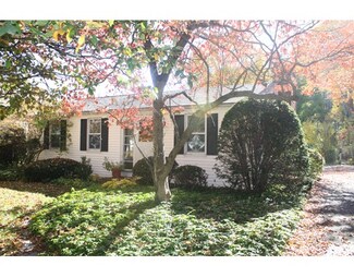 27 West St, South Deerfield, MA 01373