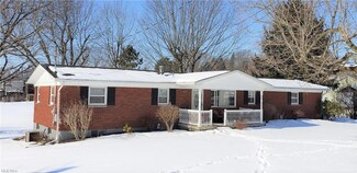 67832 Pine Ln, Saint Clairsville, OH 43950