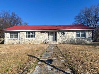 623 Holden Ave, Newport, AR 72112