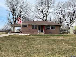 1103 L St, Fairbury, NE 68352