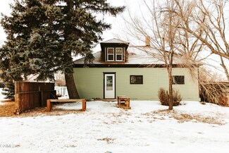 103 Vine St, Arnegard, ND 58835