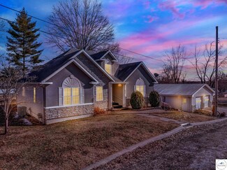 602/604 N Cherry St, Otterville, MO 65348