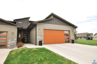 7332 S Tivoli Place, Sioux Falls, SD 57108