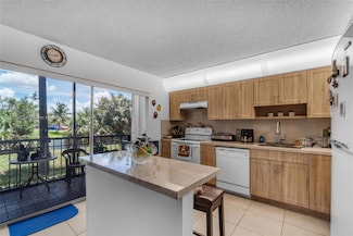 17000 NW 67th Ave Unit 126, Hialeah, FL 33015