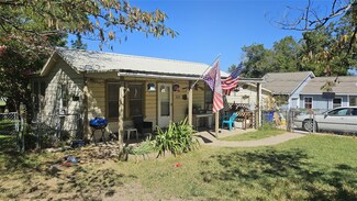 633 E Columbia Dr, Azle, TX 76020