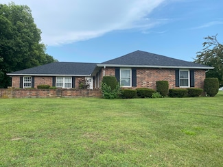 8490 Bennett Dr, Piqua, OH 45356