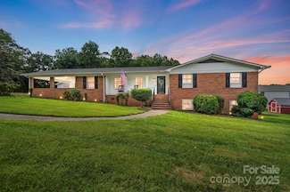 2968 Grace St, Claremont, NC 28610