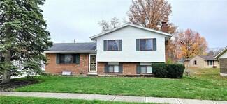 900 Comanche Ln, Tipp City, OH 45371