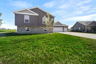 3815 Infield St, Hobart, IN 46342