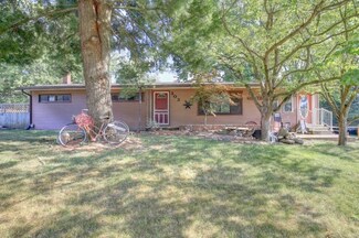 303 James St, Saint Joseph, IL 61873