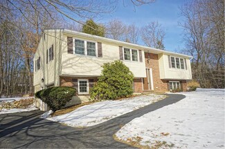 37 Pine Ridge Dr, Candia, NH 03034