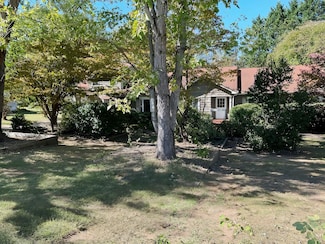4 Mountain Crest Dr, Taylors, SC 29687