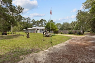 4702 Highway 40 W, Yankeetown, FL 34498