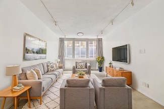 130 Water St Unit 3C, New York, NY 10005
