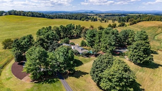 976 Old White Bridge Rd, Waynesboro, VA 22980