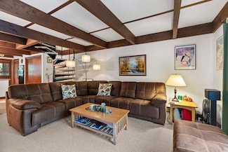 19 Stratton Ridge Rd, Winhall, VT 05340