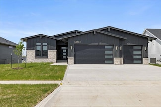 1283 S Radley St, West Des Moines, IA 50266