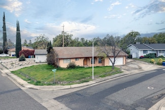3305 Cessna Dr, Redding, CA 96001