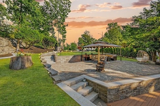 5 Upland Rd, Wakefield, MA 01880