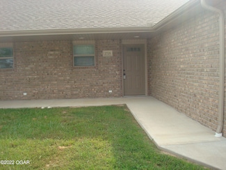 2719 Neosho Heights Cir, Neosho, MO 64850