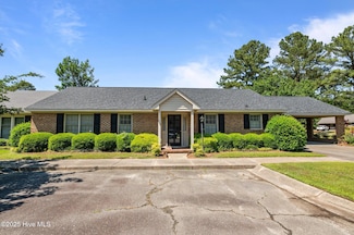 825 Westminster Ln, Kinston, NC 28501