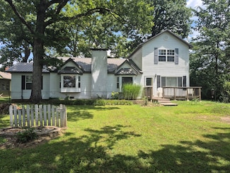 138 S Hickory St, Forsyth, MO 65653