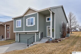 14289 Wood Valley Dr, Omaha, NE 68142