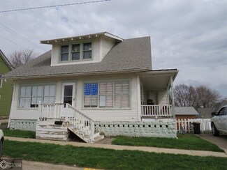 417 E 1st St, Carroll, IA 51401