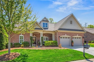 300 St James Dr, Winston Salem, NC 27107