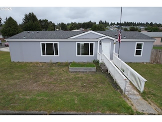 909 Blanco Ave, Coos Bay, OR 97420