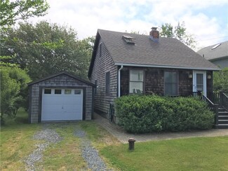 78 Wolcott Ave, Middletown, RI 02842