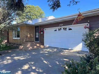 1302 S 9th Ave, Virginia, MN 55792