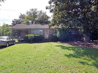 3846 Sylvan Dr, Wilmington, NC 28403