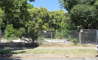 3255 W St, Sacramento, CA 95817