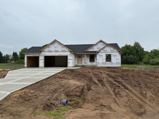 1233 Secluded Pines Dr, Sparta, MI 49345