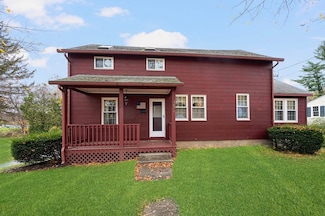 1076 Hill St, Whitinsville, MA 01588