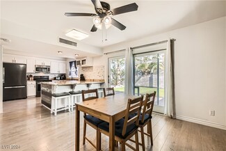 2433 Olivewood St, Las Vegas, NV 89108