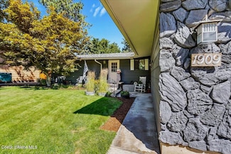 1909 E Pine Hill Ct, Coeur D Alene, ID 83815